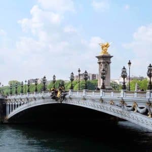 tour-por-el-puente-alexandre-III-paris-11