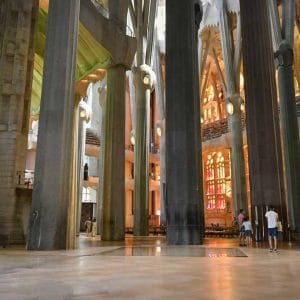 tour-por-la-iglesia-de-la-sagrada-familia-03